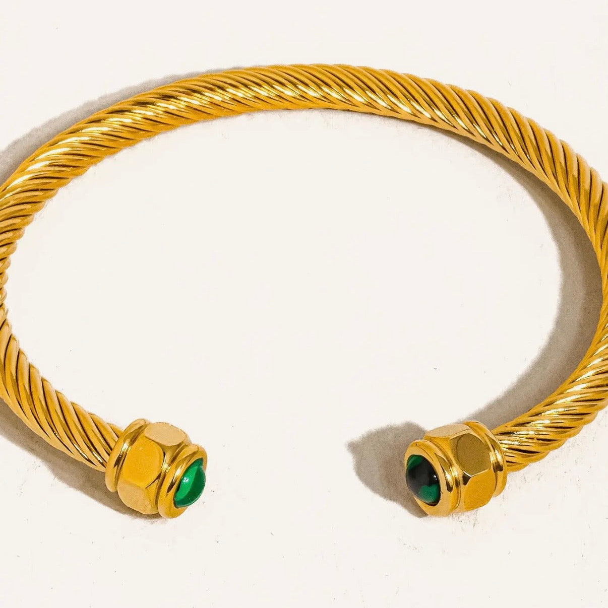 Adjustable bracelet